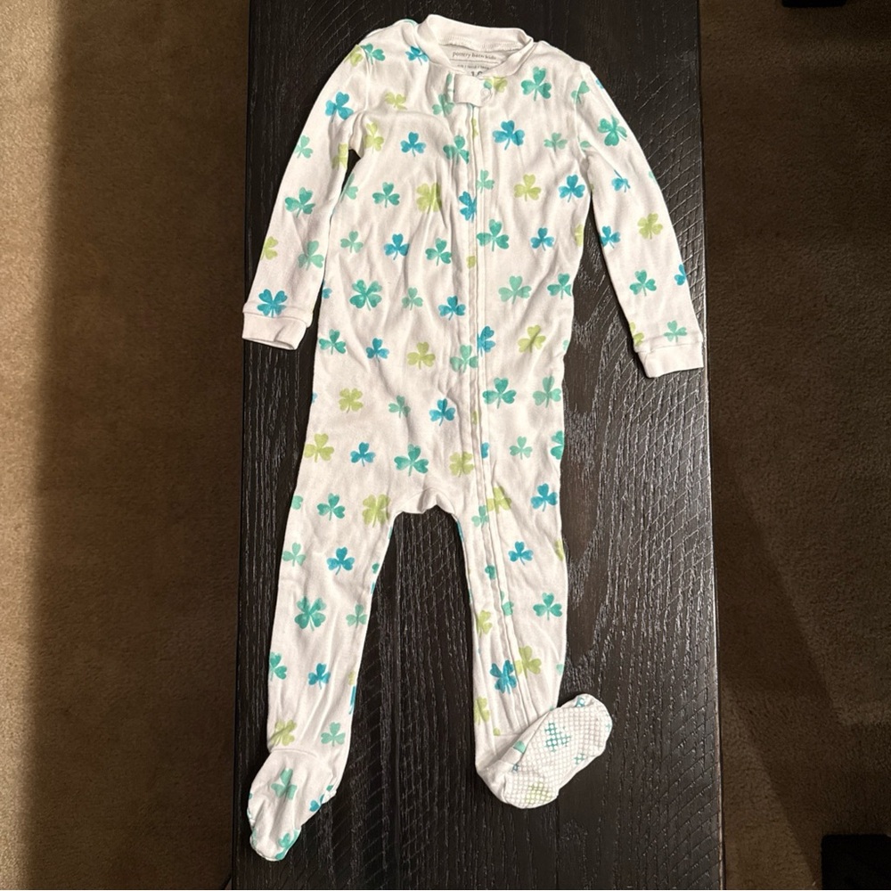 NWOT Pottery Barn Kids White Footed Pajama with Blue and Green Clovers